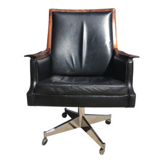 1960s Scandinavian Modern Bruksbo Minerva Leather and Wood Swivel Chair For Sale