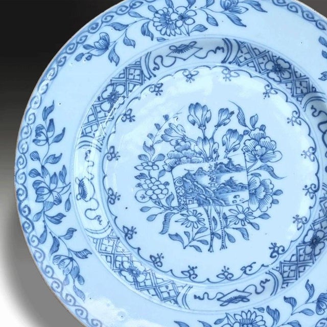 17th Century Late Ming Chinese Blue and White Porcelain Dish For Sale - Image 3 of 6
