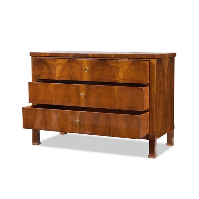 Chest of drawers, Germany, Biedermeier period, circa 1830; walnut; bone keyholes; even grain on the drawers; restored;...