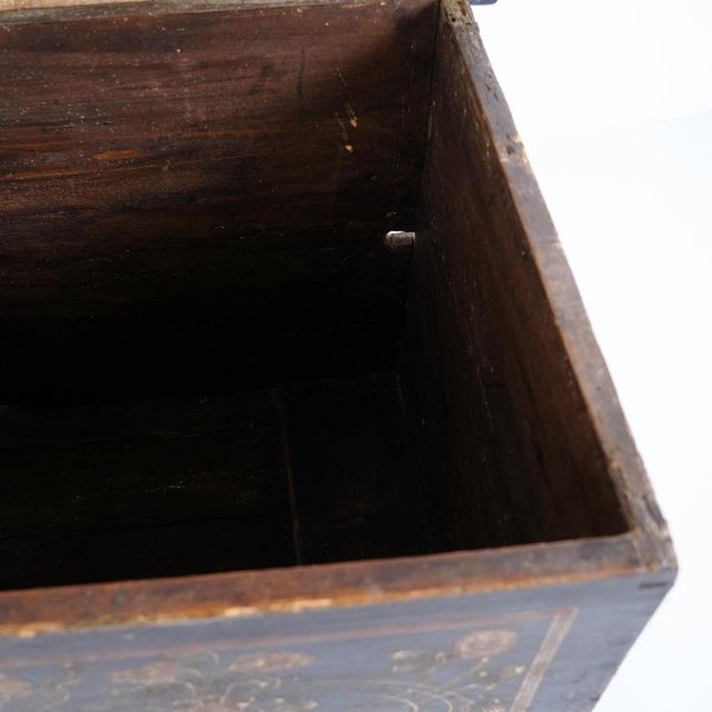 Large 19th Century Painted Chest with Floral Motifs, 1900 For Sale - Image 13 of 15