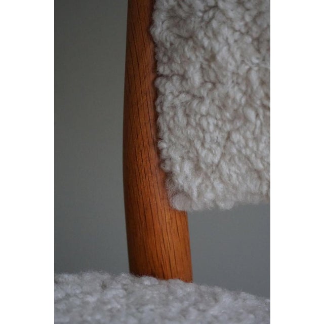 Danish Modern Dining Chairs in Oak & Lambswool Model Sw86 attributed to Finn Juhl, 1953, Set of 6 For Sale - Image 9 of 18