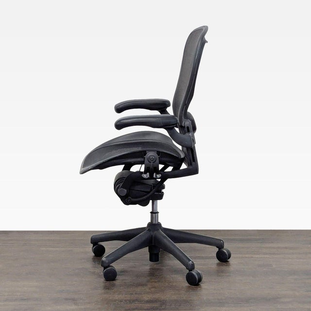 Modern Herman Miller Aeron Size C Ergonomic Office Chair - Adjustable, Black Mesh For Sale - Image 3 of 9