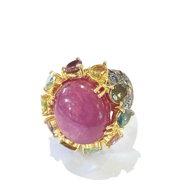 Baroque Bochic “Orient” Spark Ruby & Multi Sapphire Ring Set in 18k & Silver Size 6.5 For Sale - Image 3 of 3