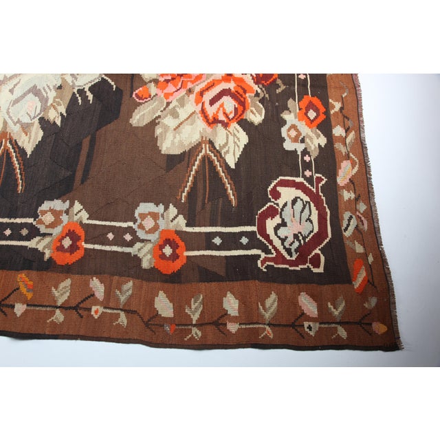 Vintage Turkish Karabağ Kilim With Rose Bouquets – Handwoven Floral Flatweave Kilim Rug -6' X 11' 9'' For Sale - Image 4 of 13