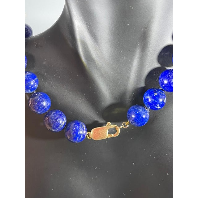Vintage Lapis Lazuli Single Strand Necklace with 14 Karat Yellow Gold Lobster For Sale - Image 10 of 18