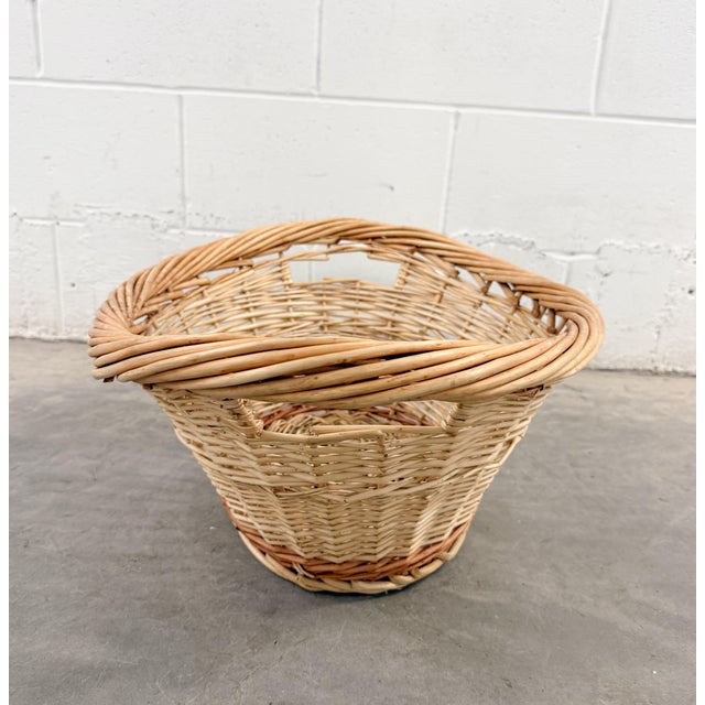 Vintage Ombre Wicker Oval Basket Twisted Handles Large 23" × 17" For Sale In Tampa - Image 6 of 7