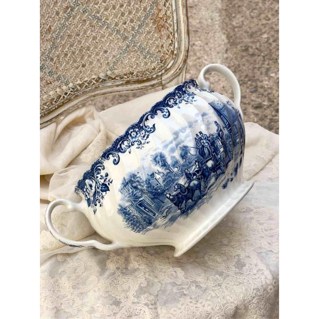 White Large English Ironstone Coaching Scenes Collection Tureen from Johnson Bros, 1960s For Sale - Image 8 of 12