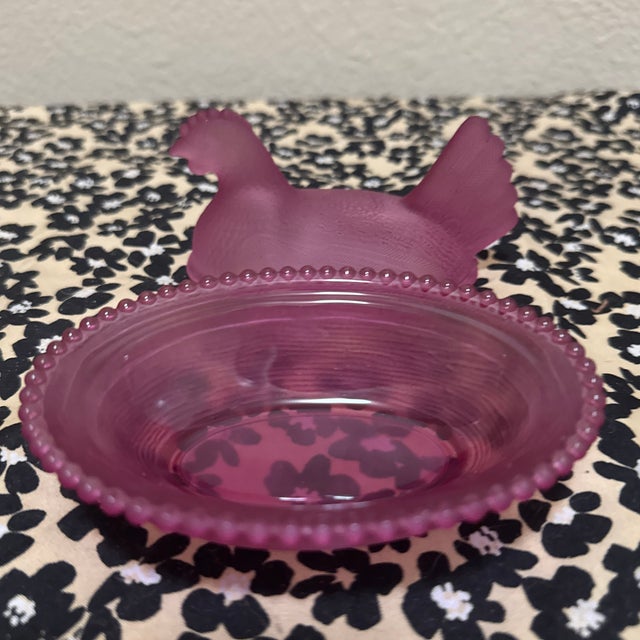 Small Glass Hen on a Nest in Purple For Sale - Image 4 of 7