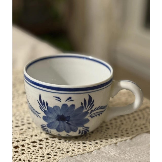 1970s Set of 5 Centrum Cxm4 Blue Floral Chinese Porcelain Large Cappuccino Mugs For Sale - Image 10 of 10