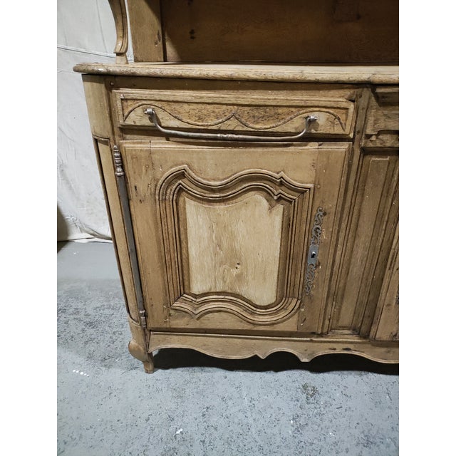Late 18th Century French Louis XV Provincial Oak Buffet À Deux Corps, Circa 1770 For Sale - Image 9 of 15