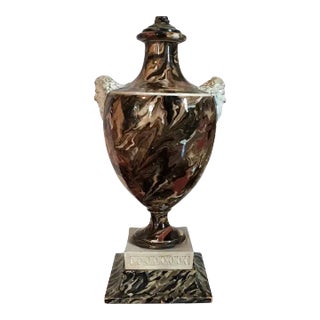 18th Century Wedgwood & Bentley Creamware Agateware Urn With Bacchus Head Handles Table Lamp For Sale