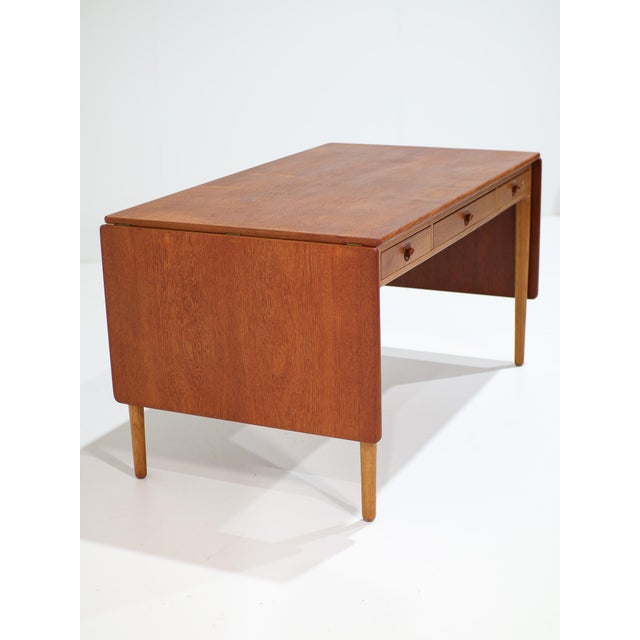 AT-305 Drop-Leaf Desk in Teak and Oak from Hans J. Wegner, Denmark, 1950s For Sale - Image 10 of 18