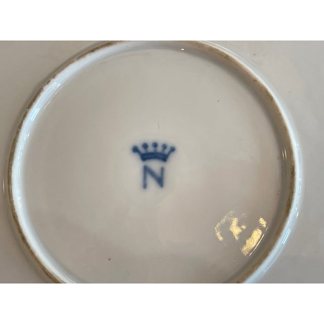 Antique Ernst Bohne Söhne Capodimonte-Style Armorial Porcelain Charger 14" For Sale - Image 16 of 16