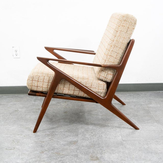 1960s Mid Century Danish Modern Lounge Chairs Z Poul Jensen Selig Arm Selig Set Pair For Sale - Image 5 of 12