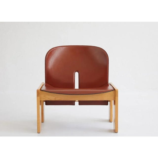 925 Chair in Leather and Wood by Afra and Tobia Scarpa for Cassina, 1960s, in Very Good conditions. Designed 1960 to 1969...