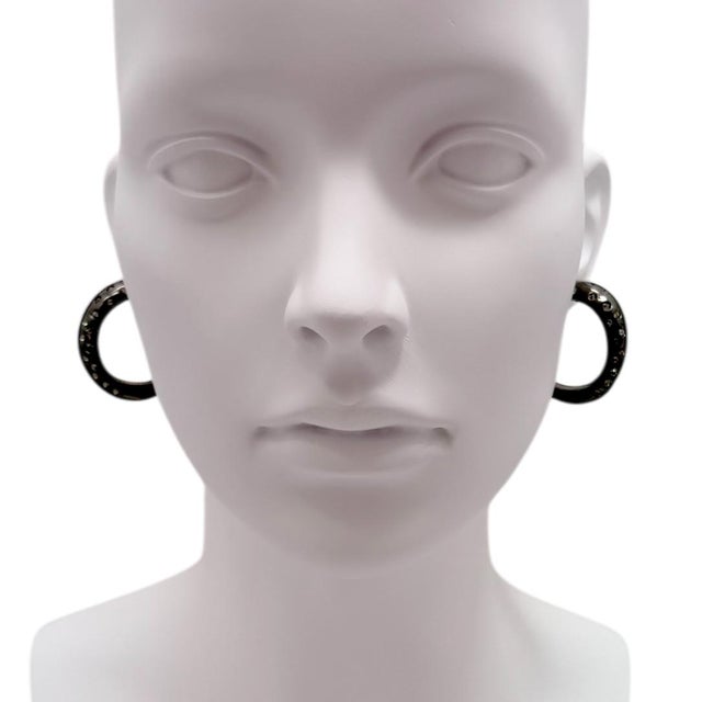 Oscar De La Renta Hematite-Plated Crystal Pave Cosmic Hoop Earrings, A Pair For Sale In Los Angeles - Image 6 of 6