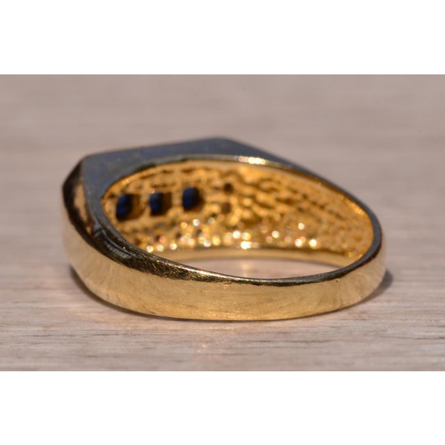 The Coolidge Road: French Cut Sapphire and Diamond Gentlemans Ring For Sale In Philadelphia - Image 6 of 11