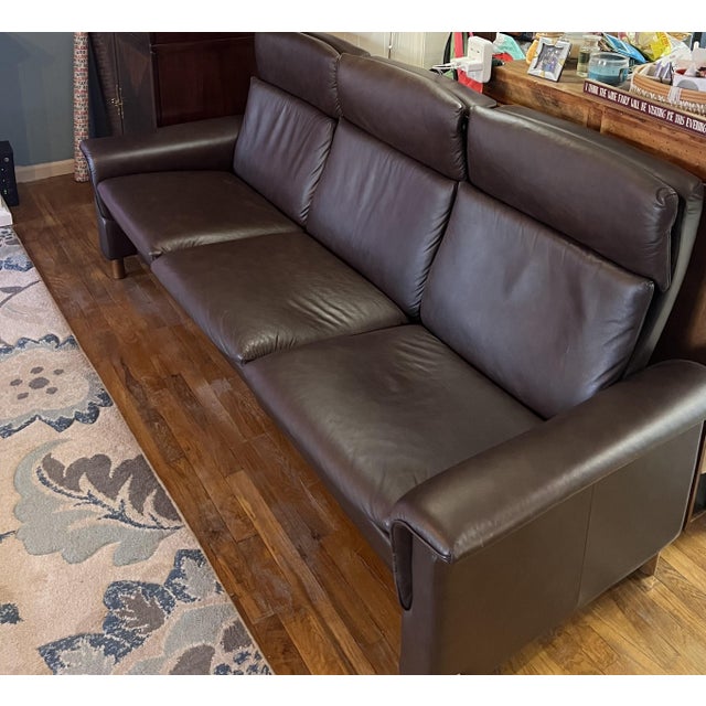 Mid-Century Modern Stressless by Ekornes Sapphire Highback 3 Seater Leather Sofa For Sale - Image 3 of 5