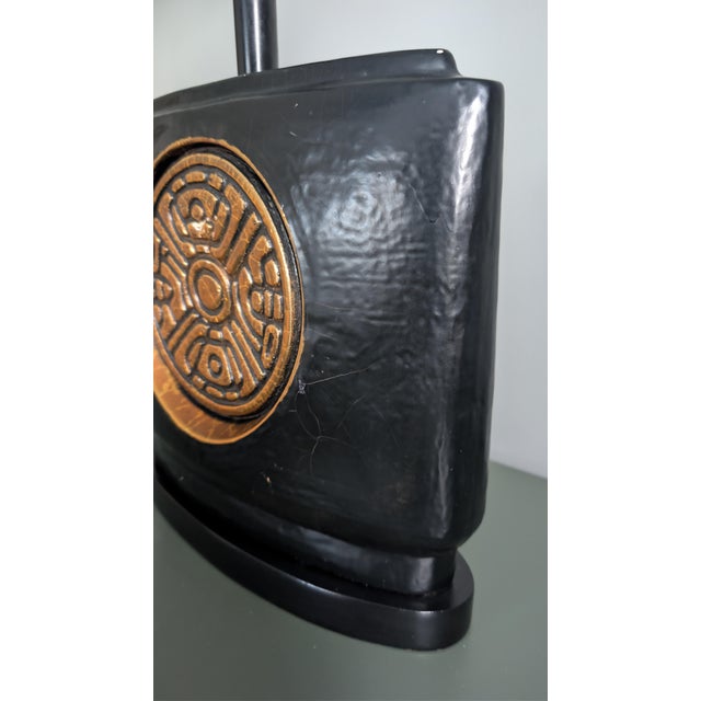 Metal Vintage Black & Gold Chinoiserie Table Lamp With Asian Medallion and Matching Finial For Sale - Image 7 of 13