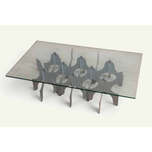 Metal Minimalist Sculptural Coffee Table in Metal and Glass, 1980s For Sale - Image 7 of 18