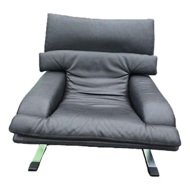 1970's Postmodern Giovanni Offredi for Saporiti Italia Wave Lounge Chair For Sale