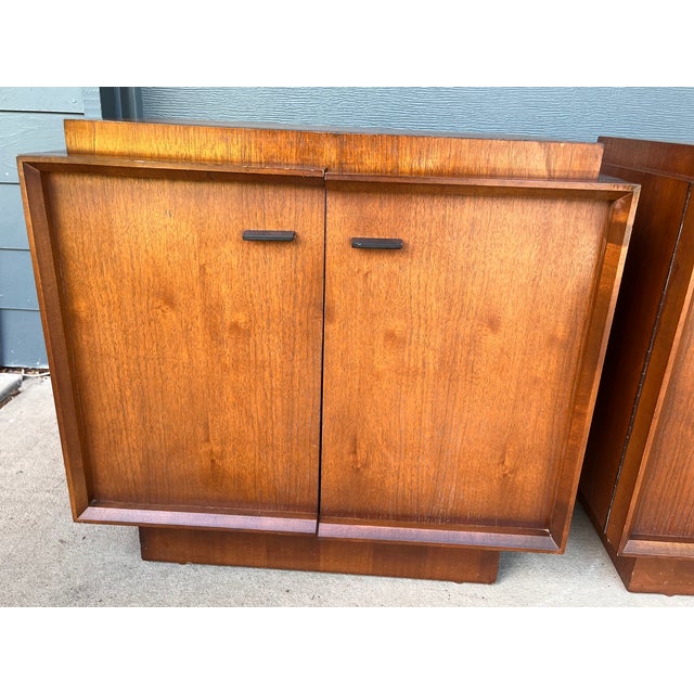 Paul Evans 1970s Pair of Tobago Brutalist Walnut Nightstands For Sale - Image 4 of 12