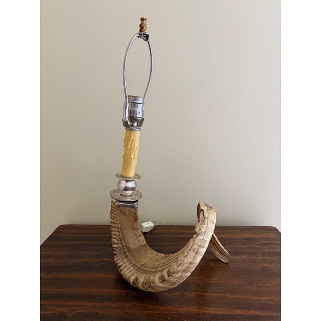 Ralph Lauren Vintage Ram’s Horn Table Lamp – Rustic English Country House Style Lighting For Sale - Image 4 of 11