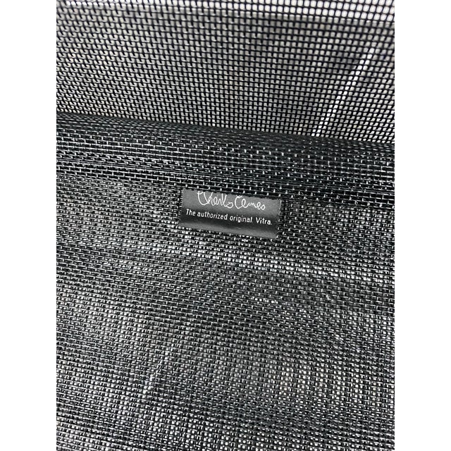 Charles & Ray Eames for Vitra Eames Aluminium Group Mesh Lounge Chair + Ottoman For Sale - Image 12 of 12