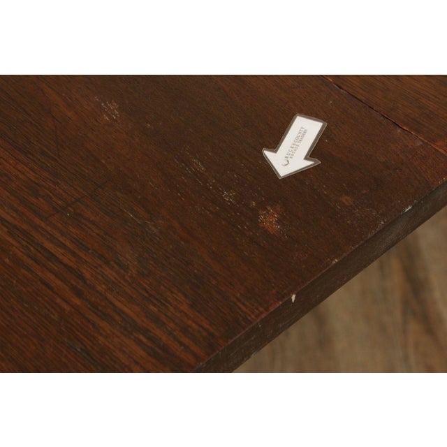 1900 - 1909 Gustav Stickley Antique Round Mission Oak Expandable Five-Leg Dining Table For Sale - Image 5 of 12