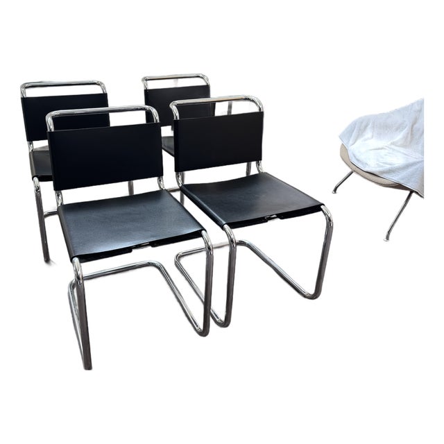 B33 Attribtued to Marcel Breuer Black Leather Dining Chairs - Manufactured by Knoll September 1999 For Sale