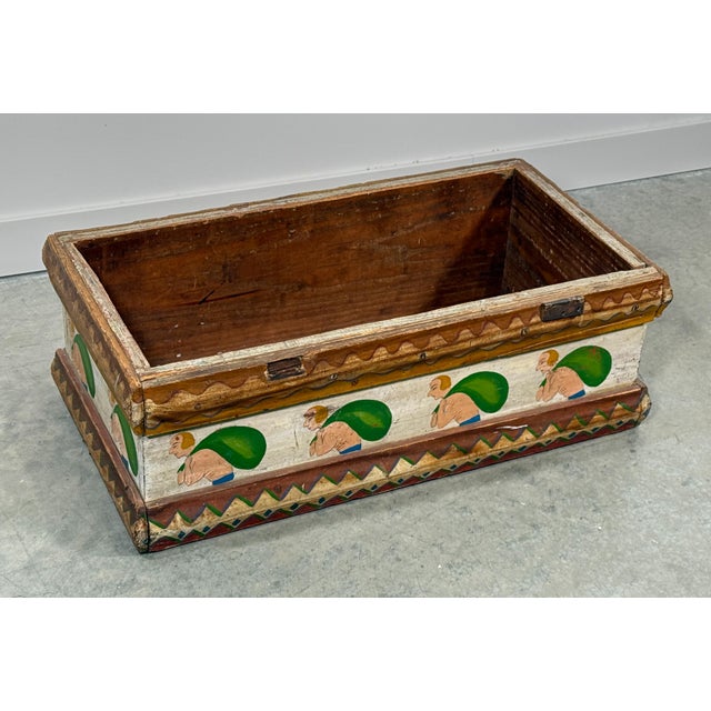 Antique c.1900 American Folk Art Hand Painted Figural Storage Box / Blanket Chest / Cache Pot For Sale - Image 10 of 14