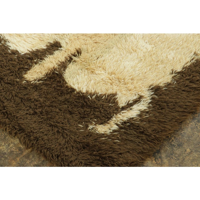 Abstract Vintage Swedish Rya Rug in Cream With Earthy Abstract Geometry - Rug & Kilim For Sale - Image 3 of 7