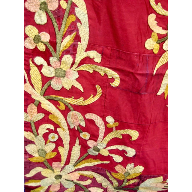 Textile 18th Century Large Silk Italian Silk and Gold Embroidery Tapestry For Sale - Image 7 of 14