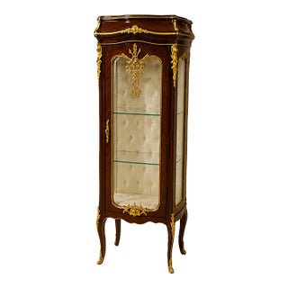 Small French Louis XV Vitrine Cabinet – Glass Display Case With Velvet Interior & Gold Leaf Details For Sale