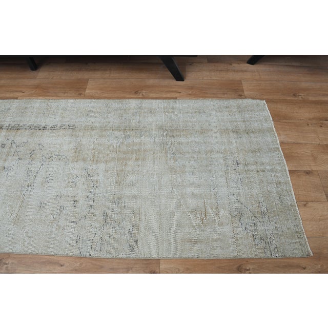 1970s Vintage Turkish Handmade Wool Cotton Beige Runner Rug For Sale In San Francisco - Image 6 of 11