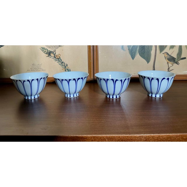 Japanese Vintage Japanese Arita Style Blue & White Porcelain Footed Rice Bowls – Japandi – Set of 4 For Sale - Image 3 of 5