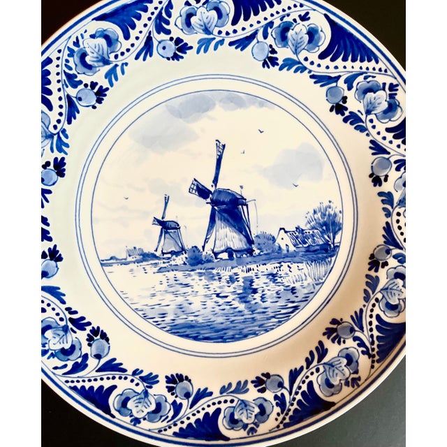 Traditional Royal Delft Classic Hand Painted Plate For Sale - Image 3 of 6