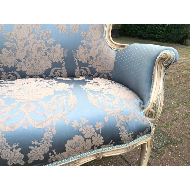 Late 20th Century Vintage French Louis XVI Cream Beech Blue Damask Settee – 1 Pc For Sale - Image 5 of 11