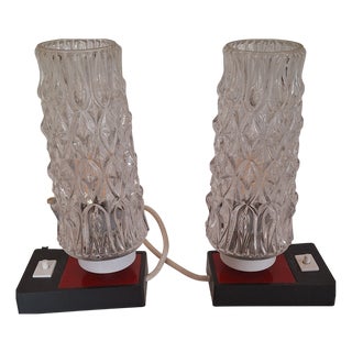 Vintage Bedside Lamps with Two-Tone Plastic Bases and Clear Relief Glass Shades from Richard Essig, 1970s, Set of 2 For Sale