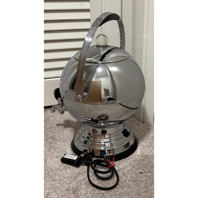 A stunning example of Art Deco design, this vintage Manning Bowman coffee percolator urn showcases the streamlined,...