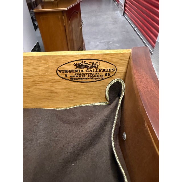 1980s Henkel Harris Federal/Hepplewhite Style Mahogany Sideboard With Inlay For Sale In Charleston - Image 6 of 18