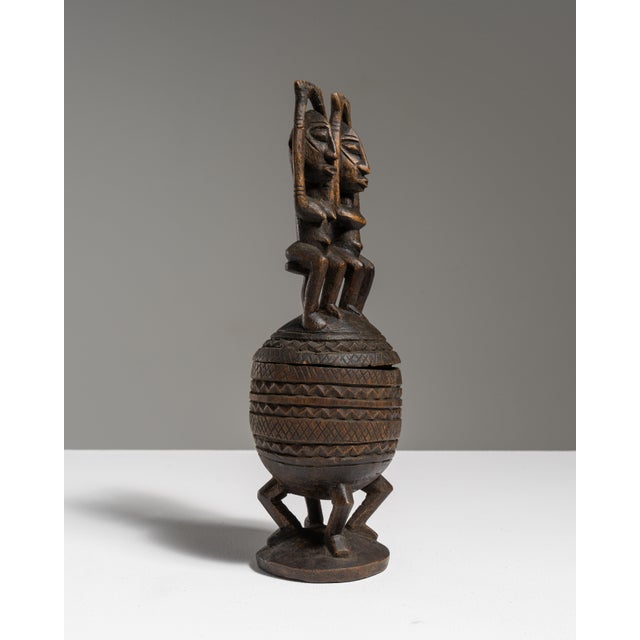 20th Century Dark Brown African Hand-Carved Lidded Vessel with Caryatid Figures For Sale - Image 12 of 15