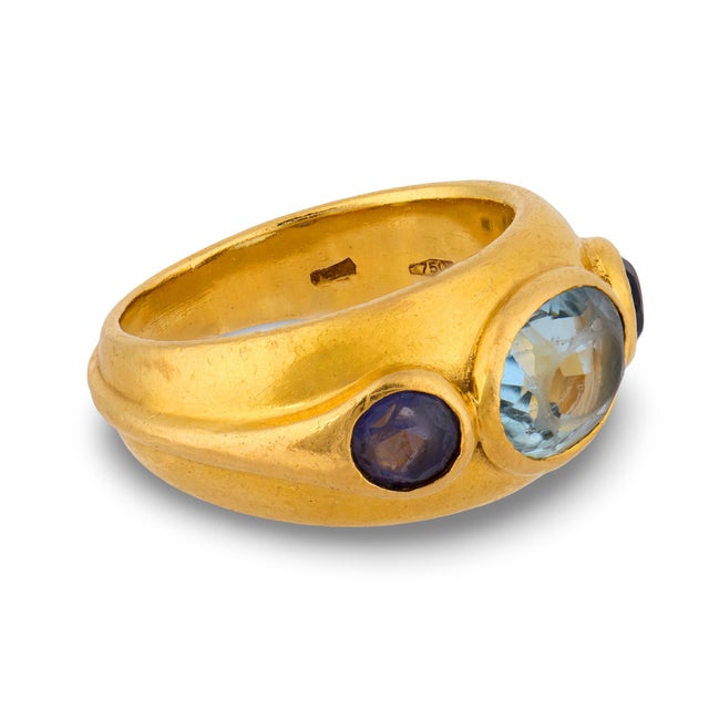 Contemporary Bvlgari Vintage 2.00 Carat Aquamarine Iolite 18k Yellow Gold Cocktail Ring, Size 5.25 For Sale - Image 3 of 6