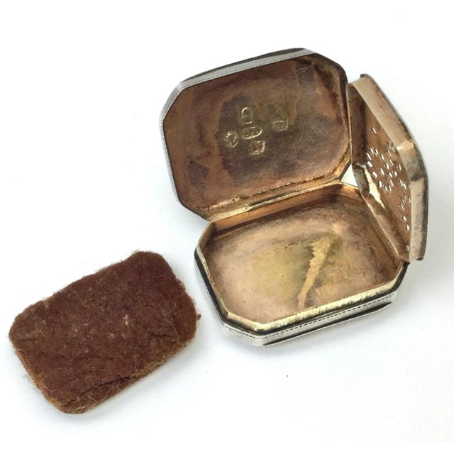 Metal Antique English Sterling Silver Vinaigrette, Birmingham, 1814 For Sale - Image 7 of 9