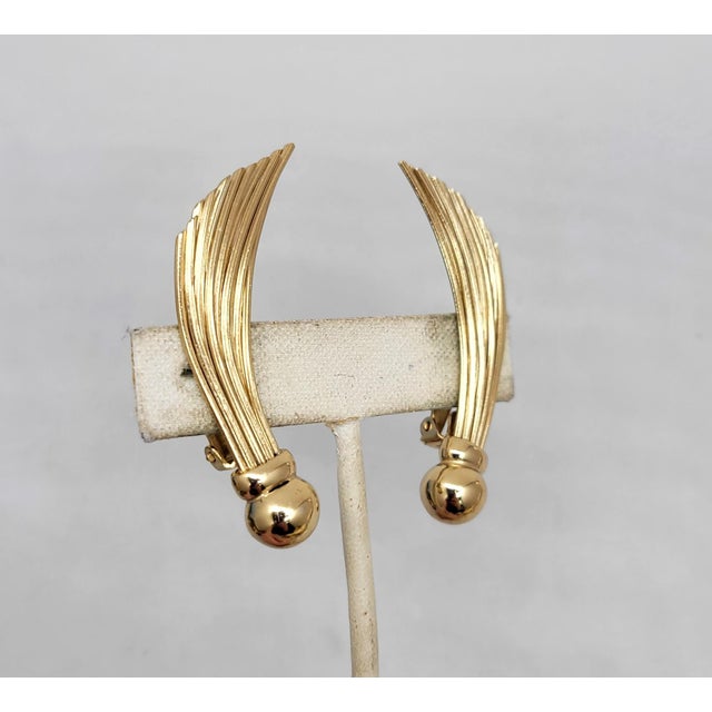 Mid-Century Modern Vintage 1950s Signed Napier Modernist Goldtone Clip Earrings - 2 Pieces For Sale - Image 3 of 9