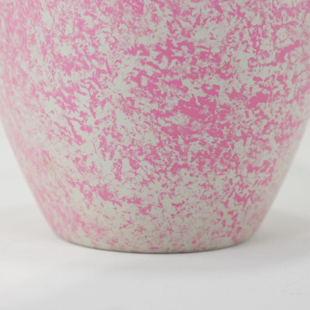 Ceramic Pair of Pink and White Speckled Lidded Porcelain Jars – Modern Decorative Accent For Sale - Image 7 of 9