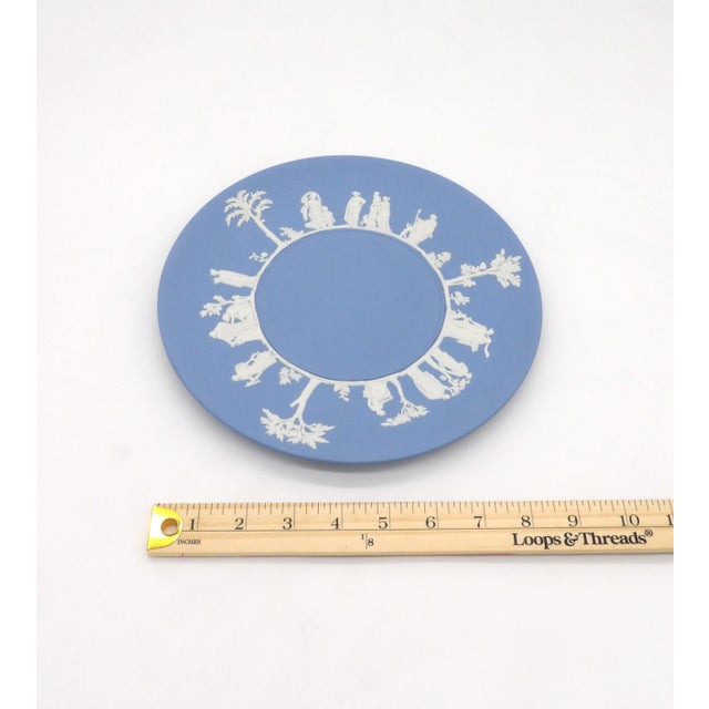 1970s Wedgwood Blue 9" Jasperware Plate — Greek Procession— Neoclassical For Sale - Image 10 of 10
