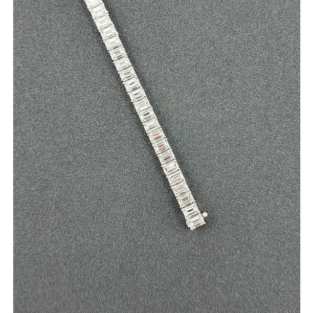 Early 21st Century 15.05 Ct Emerald Cut Diamond Tennis Bracelet For Sale - Image 5 of 8