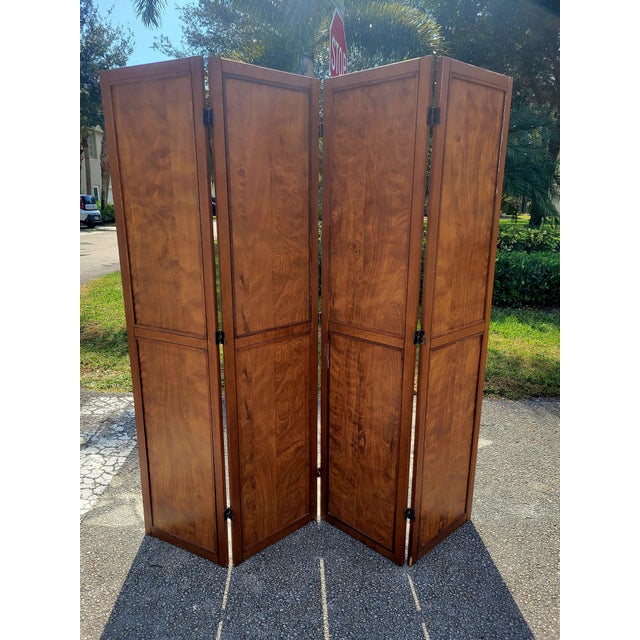 1970s Vintage Mirrored Wood Surround Chippendale Herringbone 4 Panel Floor Screen Room Divider For Sale - Image 5 of 6
