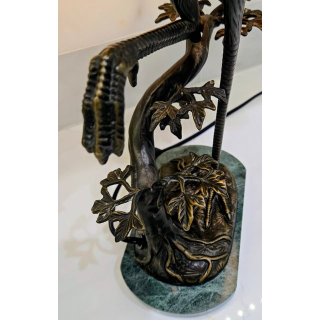 1990s 1996 Tin Chi Heron Art Glass Lamp for Andrea by Sadek on Green Marble Base For Sale - Image 5 of 14